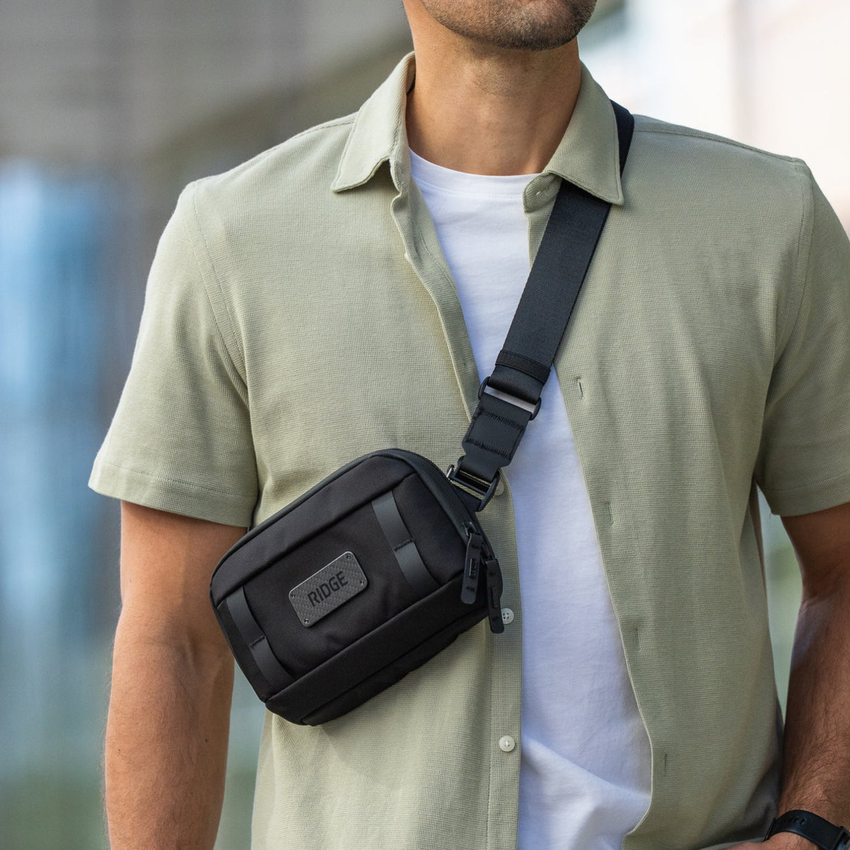 Commuter Sling - Royal Black